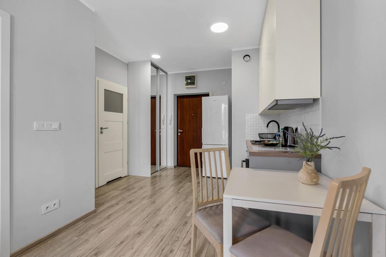 Wlochy Klinkierowa Comfort Apartment Warsawa Bagian luar foto